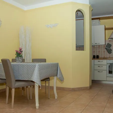 Apartman Elly *