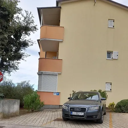 Elly Apartament *