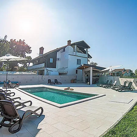 Elly Novigrad Istria